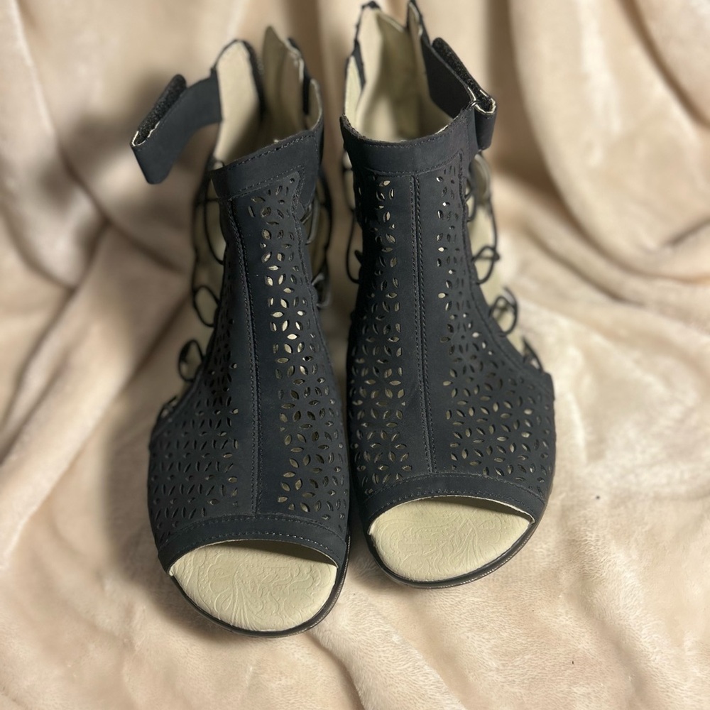JBU Black Cutout Heels